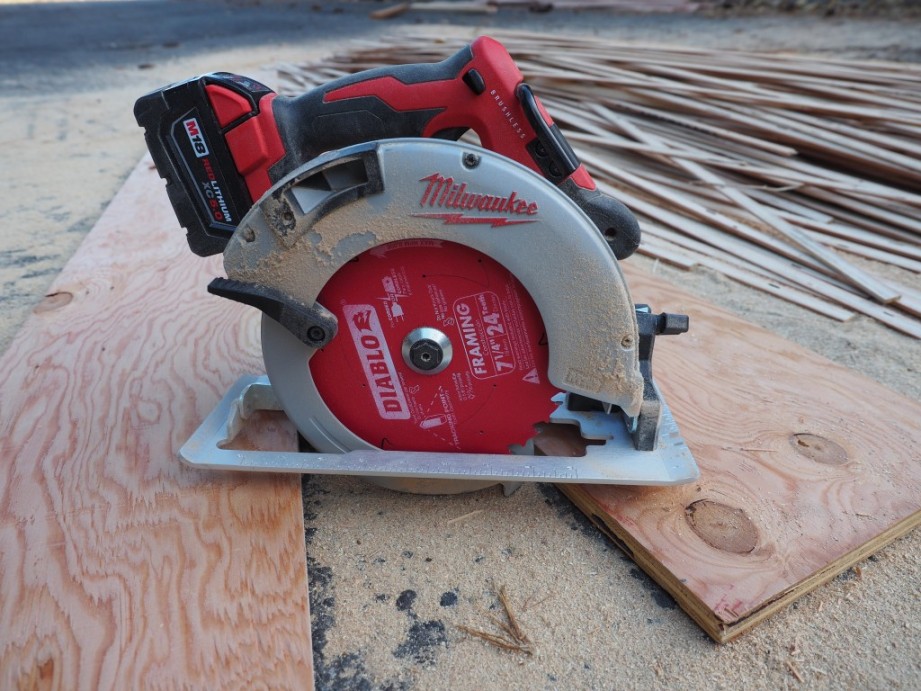 the-best-cordless-circular-saws-tested Best Battery Powered Circular Saw Review: 2024's Top Cordless Picks picture