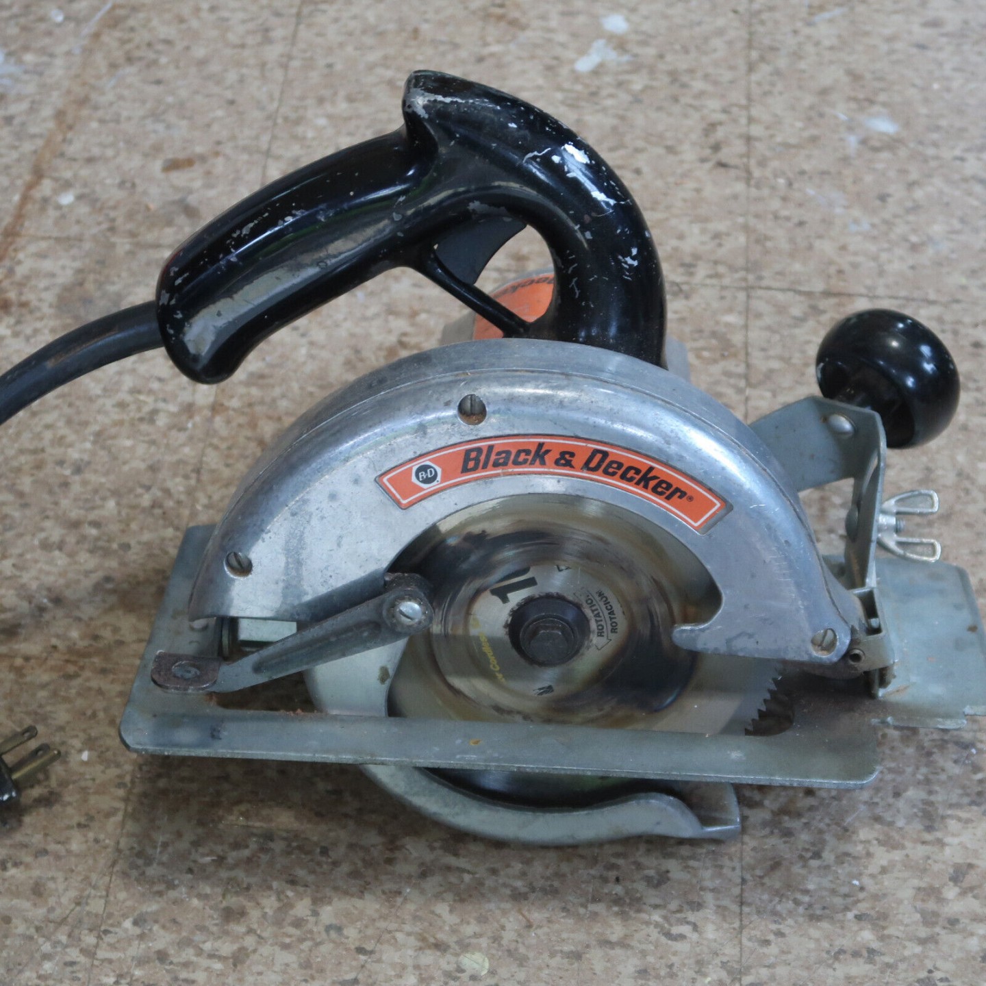 Black & Decker U- ½” Professional Circular Saw