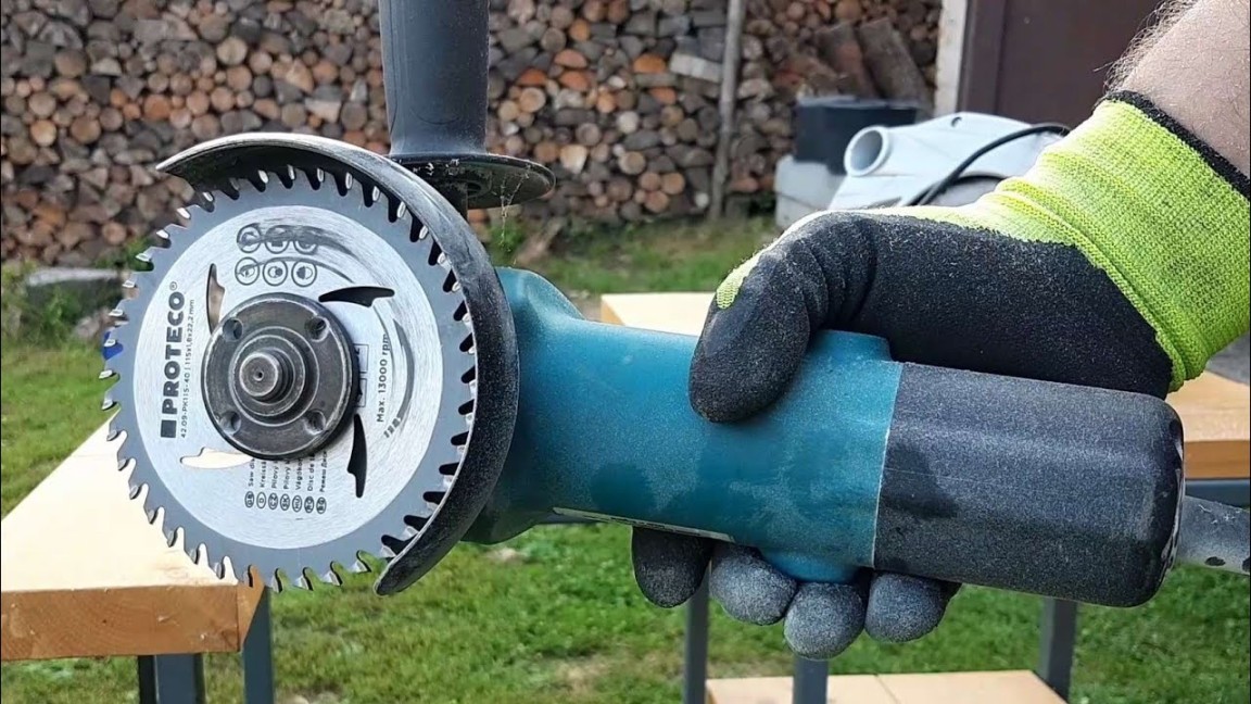 Cutting wood with an Makita angle grinder and saw blade