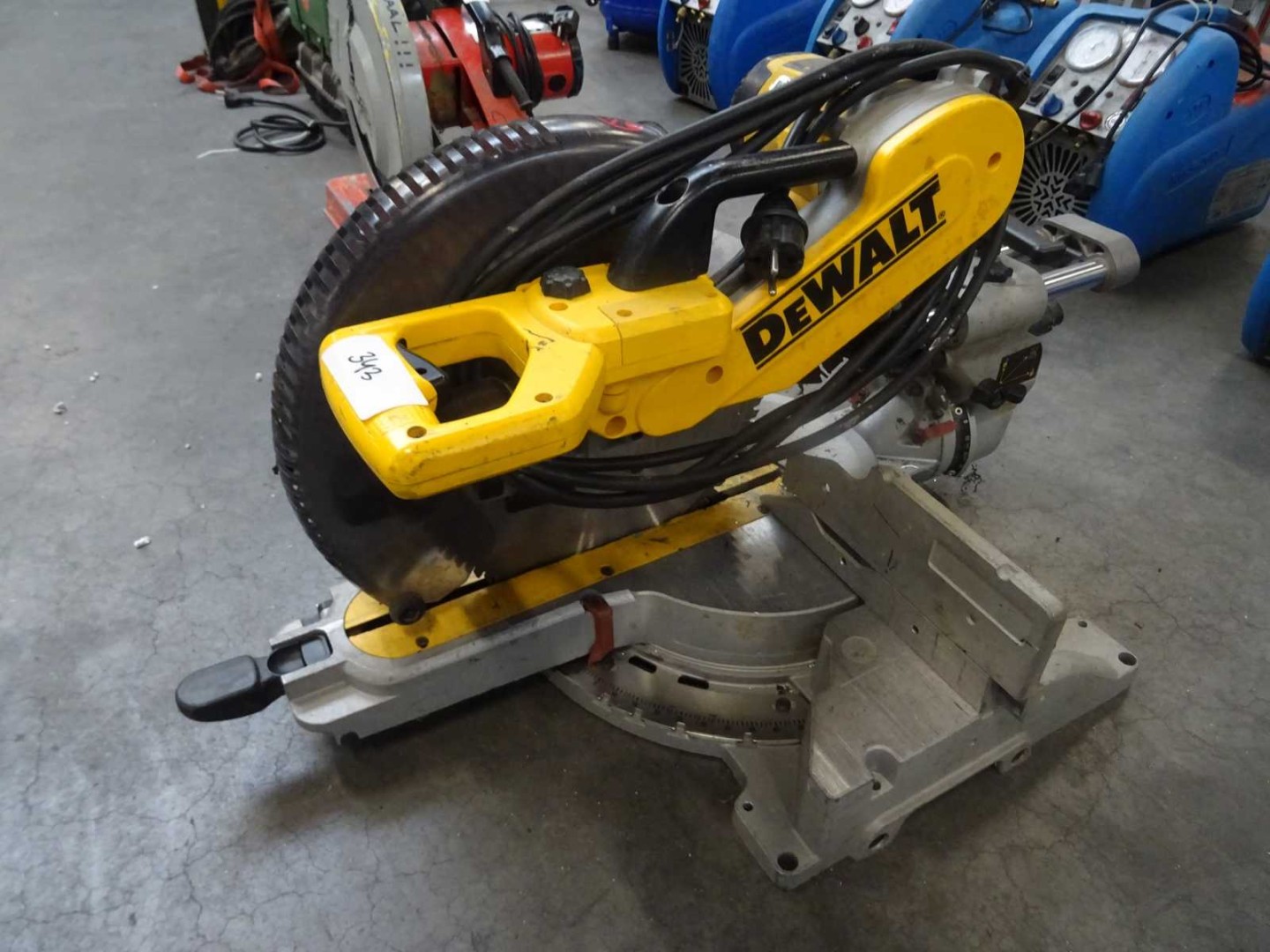 DeWalt - DW-qs - Radialarmsäge  Troostwijk Auctions