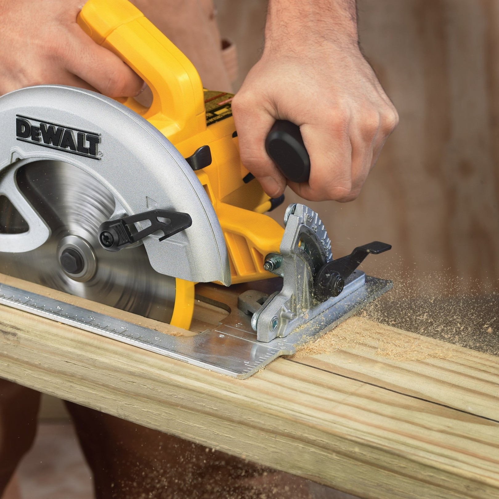 DEWALT -/" Lightweight Circular Saw DWE55