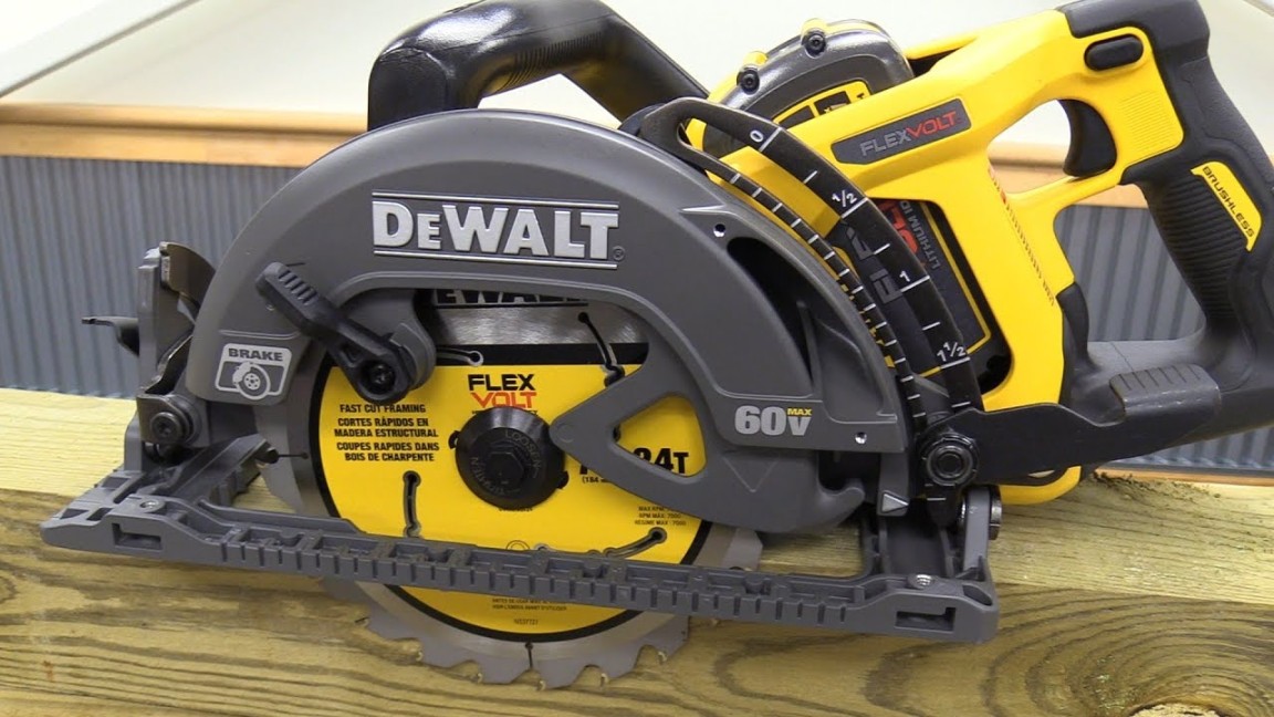 DeWalt V Rear Handle Framing Saw