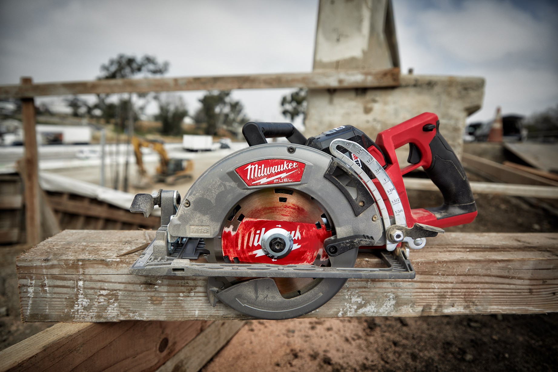 Milwaukee Unveils Cordless Rear Handle Circular Saw  Builder Magazine