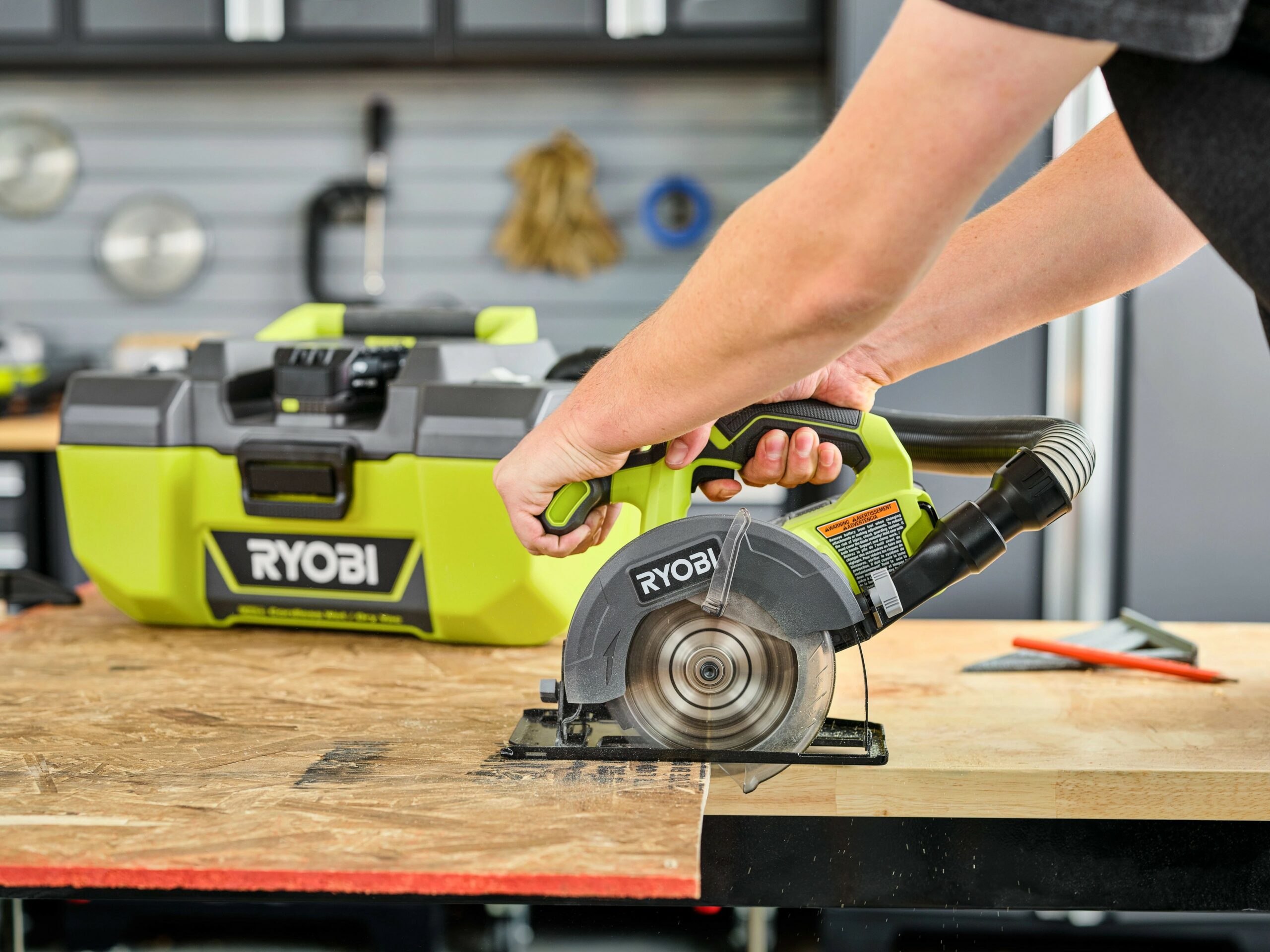 PCL RYOBI V ONE+ -/” Circular Saw Vacuum - RYOBI Tools