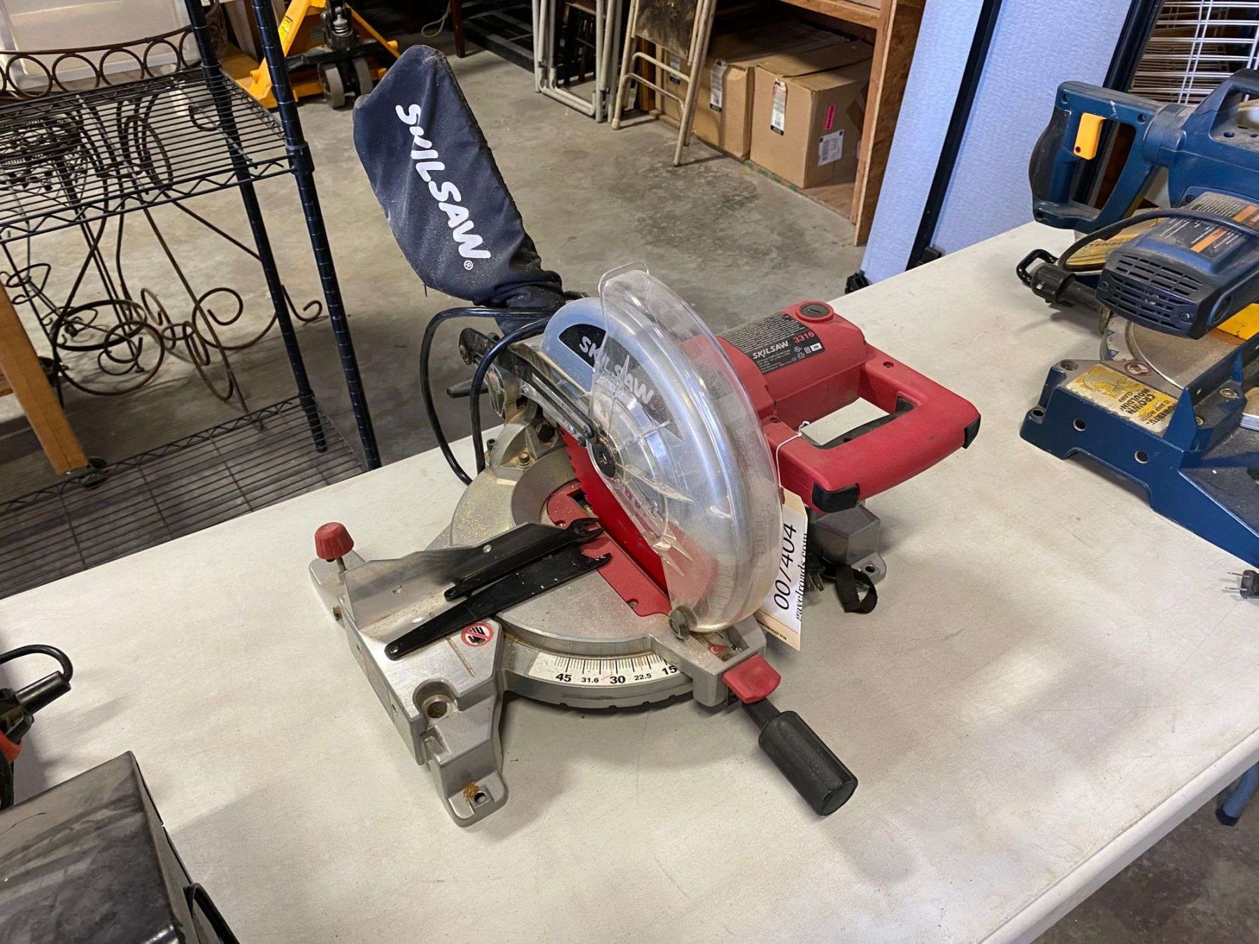 Skilsaw  Compound Mitre Saw - Gavel Roads Online Auctions