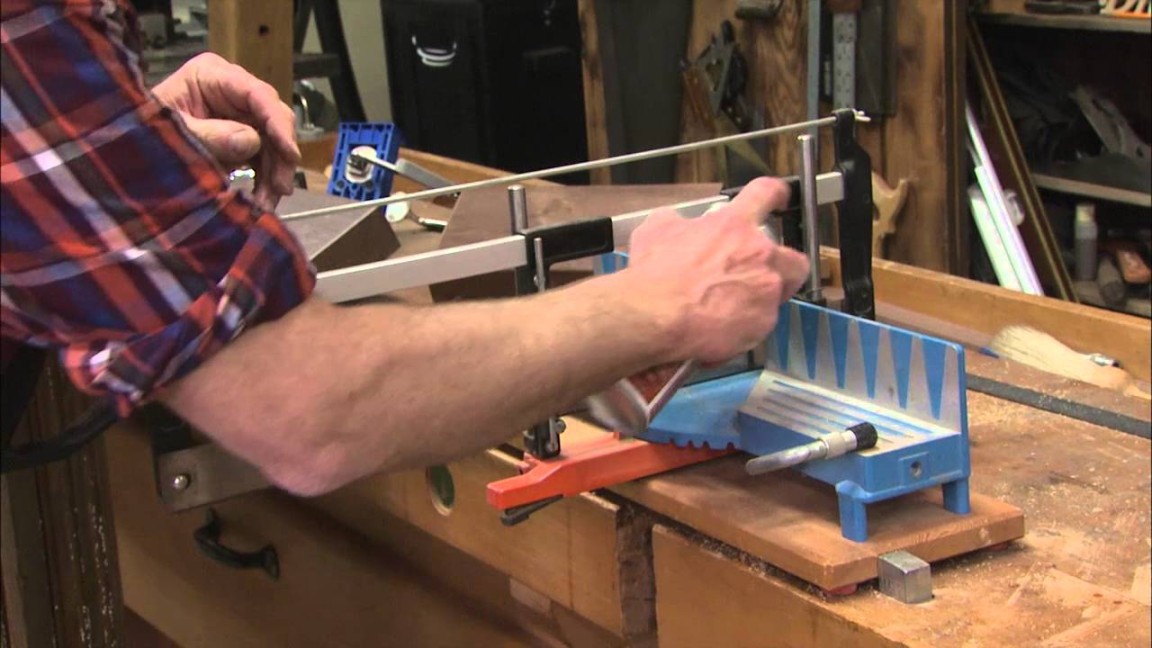 The American Woodshop Season  Web Extra: Hand Miter Saw